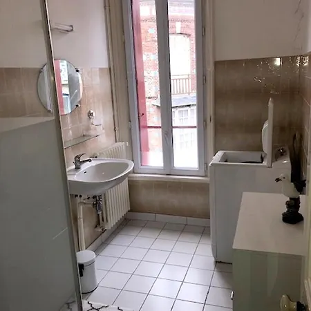 Spacieux Avec Vue Sur La - 70 M² A Apartment